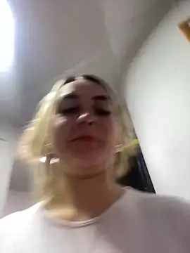 Snapshot of emma_oxford chatting on December 2024 06:41:02 AM emma oxford online show from December 2024 06:41:02 AM