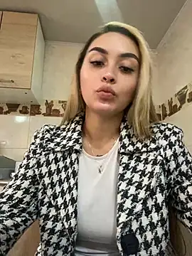 Snapshot of emma_oxford chatting on February 2025 08:09:02 PM emma oxford online show from February 2025 08:09:02 PM