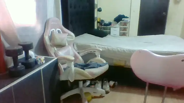 Jennxdolls online show from February 2025 03:24:02 PM