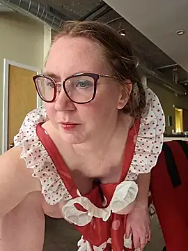 Snapshot of littlelustlamb chatting on February 2025 04:59:01 PM littlelustlamb online show from February 2025 04:59:01 PM