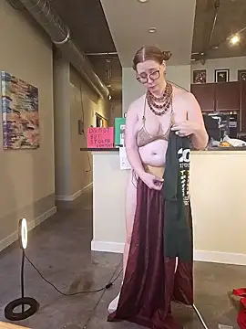 Snapshot of littlelustlamb chatting on September 2025 06:32:02 PM littlelustlamb online show from September 2025 06:32:02 PM