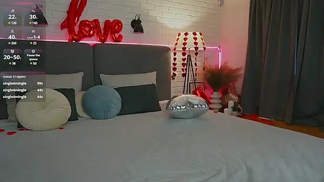 Viola  moon online show from February 2025 12:57:02 PM