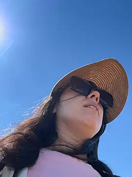 Reinacatchile online show from February 2026 03:21:01 PM