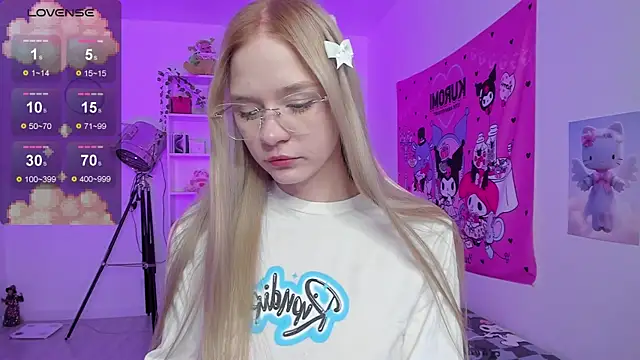 Snapshot of Milia_Parker chatting on March 2025 08:37:02 AM Milia Parker online show from March 2025 08:37:02 AM