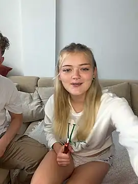 Snapshot of NickyGold_Official chatting on April 2026 02:11:01 PM NickyGold Official online show from April 2026 02:11:01 PM