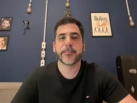 Snapshot of hotsafadinho chatting on November 2025 10:12:01 PM hotsafadinho online show from November 2025 10:12:01 PM