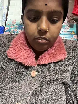 Snapshot of Beauty-queen chatting on January 2025 04:41:01 PM Beauty-queen online show from January 2025 04:41:01 PM