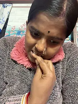 Snapshot of Beauty-queen chatting on January 2025 10:40:01 AM Beauty-queen online show from January 2025 10:40:01 AM