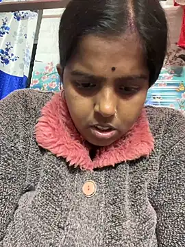 Snapshot of Beauty-queen chatting on January 2025 04:40:01 PM Beauty-queen online show from January 2025 04:40:01 PM