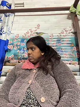 Snapshot of Beauty-queen chatting on January 2025 01:39:01 PM Beauty-queen online show from January 2025 01:39:01 PM