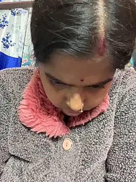 Snapshot of Beauty-queen chatting on January 2025 03:39:02 PM Beauty-queen online show from January 2025 03:39:02 PM