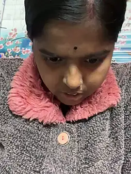 Snapshot of Beauty-queen chatting on January 2025 10:49:02 AM Beauty-queen online show from January 2025 10:49:02 AM