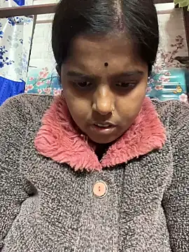 Snapshot of Beauty-queen chatting on January 2025 03:53:02 PM Beauty-queen online show from January 2025 03:53:02 PM