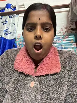 Snapshot of Beauty-queen chatting on January 2025 09:49:02 AM Beauty-queen online show from January 2025 09:49:02 AM