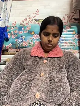 Snapshot of Beauty-queen chatting on January 2025 03:55:02 PM Beauty-queen online show from January 2025 03:55:02 PM