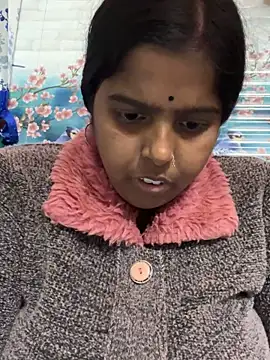 Snapshot of Beauty-queen chatting on January 2025 01:07:01 PM Beauty-queen online show from January 2025 01:07:01 PM