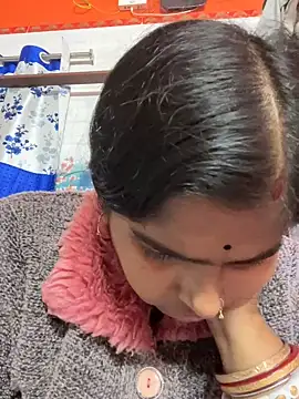 Snapshot of Beauty-queen chatting on February 2025 01:30:02 PM Beauty-queen online show from February 2025 01:30:02 PM