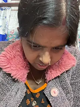 Snapshot of Beauty-queen chatting on February 2025 07:29:01 AM Beauty-queen online show from February 2025 07:29:01 AM