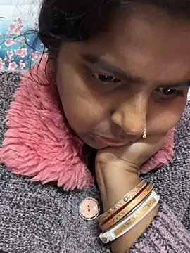 Snapshot of Beauty-queen chatting on February 2025 04:18:01 PM Beauty-queen online show from February 2025 04:18:01 PM