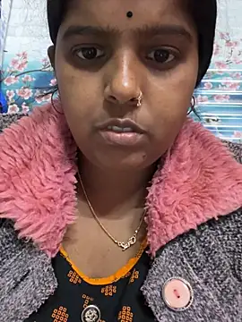 Snapshot of Beauty-queen chatting on February 2025 01:33:02 PM Beauty-queen online show from February 2025 01:33:02 PM