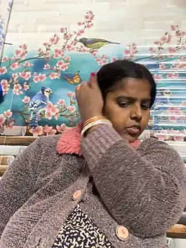 Snapshot of Beauty-queen chatting on February 2025 01:59:01 PM Beauty-queen online show from February 2025 01:59:01 PM