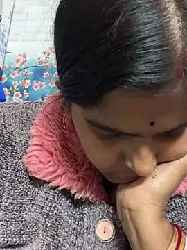 Snapshot of Beauty-queen chatting on February 2025 01:05:02 PM Beauty-queen online show from February 2025 01:05:02 PM