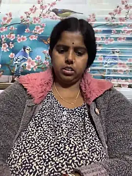 Snapshot of Beauty-queen chatting on February 2025 05:09:02 PM Beauty-queen online show from February 2025 05:09:02 PM