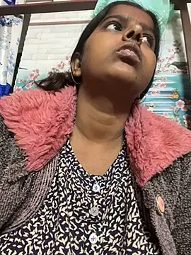 Snapshot of Beauty-queen chatting on February 2025 05:04:01 PM Beauty-queen online show from February 2025 05:04:01 PM