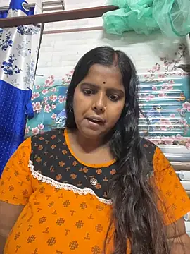 Snapshot of Beauty-queen chatting on March 2025 10:02:01 AM Beauty-queen online show from March 2025 10:02:01 AM