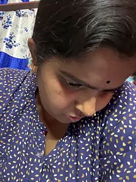 Snapshot of Beauty-queen chatting on March 2025 10:57:01 AM Beauty-queen online show from March 2025 10:57:01 AM