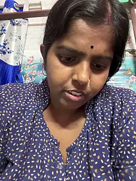 Snapshot of Beauty-queen chatting on March 2025 03:04:01 PM Beauty-queen online show from March 2025 03:04:01 PM