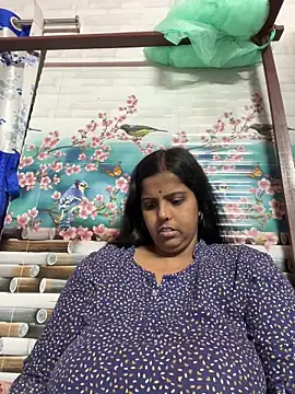 Snapshot of Beauty-queen chatting on March 2025 10:20:02 AM Beauty-queen online show from March 2025 10:20:02 AM