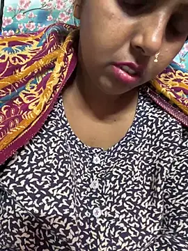 Snapshot of Beauty-queen chatting on March 2025 04:33:02 PM Beauty-queen online show from March 2025 04:33:02 PM