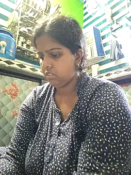 Snapshot of Beauty-queen chatting on March 2025 04:07:01 AM Beauty-queen online show from March 2025 04:07:01 AM