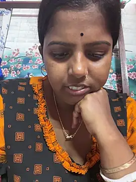 Snapshot of Beauty-queen chatting on March 2025 12:24:01 PM Beauty-queen online show from March 2025 12:24:01 PM