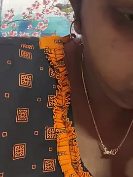 Snapshot of Beauty-queen chatting on March 2025 03:27:01 PM Beauty-queen online show from March 2025 03:27:01 PM