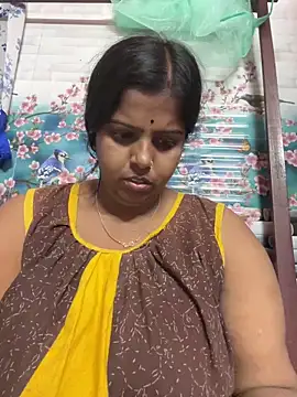 Snapshot of Beauty-queen chatting on March 2025 11:28:02 AM Beauty-queen online show from March 2025 11:28:02 AM