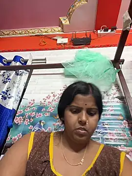 Snapshot of Beauty-queen chatting on March 2025 03:19:01 PM Beauty-queen online show from March 2025 03:19:01 PM