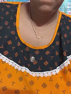 Snapshot of Beauty-queen chatting on March 2025 12:32:02 PM Beauty-queen online show from March 2025 12:32:02 PM