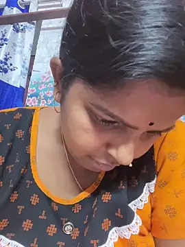 Snapshot of Beauty-queen chatting on March 2025 03:36:02 PM Beauty-queen online show from March 2025 03:36:02 PM