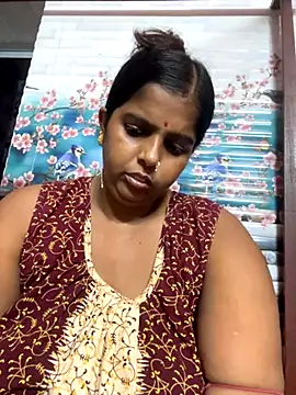 Snapshot of Beauty-queen chatting on September 2025 01:22:02 PM Beauty-queen online show from September 2025 01:22:02 PM