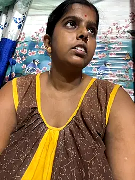 Snapshot of Beauty-queen chatting on September 2025 11:33:02 AM Beauty-queen online show from September 2025 11:33:02 AM