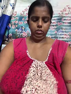 Snapshot of Beauty-queen chatting on September 2025 11:45:02 AM Beauty-queen online show from September 2025 11:45:02 AM