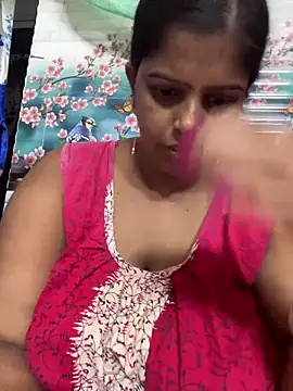 Snapshot of Beauty-queen chatting on September 2025 01:16:02 PM Beauty-queen online show from September 2025 01:16:02 PM