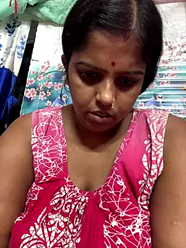 Snapshot of Beauty-queen chatting on October 2025 12:38:02 PM Beauty-queen online show from October 2025 12:38:02 PM