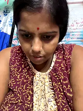 Snapshot of Beauty-queen chatting on October 2025 01:01:01 PM Beauty-queen online show from October 2025 01:01:01 PM