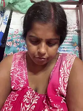 Snapshot of Beauty-queen chatting on October 2025 02:02:02 PM Beauty-queen online show from October 2025 02:02:02 PM