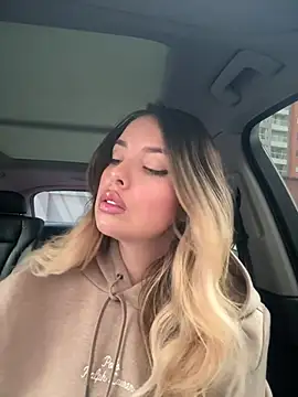 Alirawrz online show from February 2025 01:07:01 PM