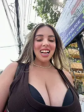 Snapshot of Alirawrz chatting on March 2026 05:03:02 AM Alirawrz online show from March 2026 05:03:02 AM