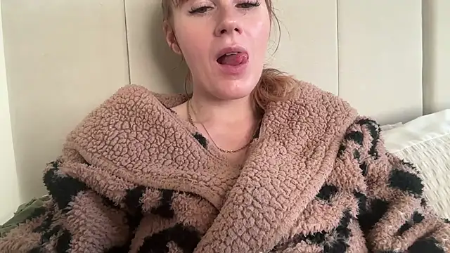 redheadrosie69 online show from November 2025 10:14:02 AM